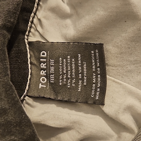 Torrid Crop Jegging - Picture 7 of 10